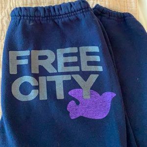 Navy size M Free City Sweatpants